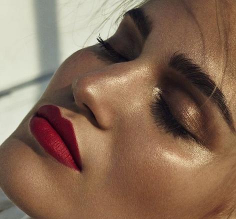 油性皮肤最爱脱妆像大花脸,2个不脱妆的小妙招收好喽