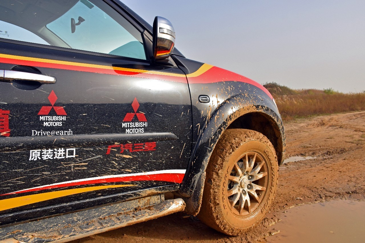 帕杰罗劲畅沉浸式体验,2022款帕杰罗劲畅试驾视频