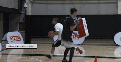 王仕鹏运球走步视频,王仕鹏改投篮姿势