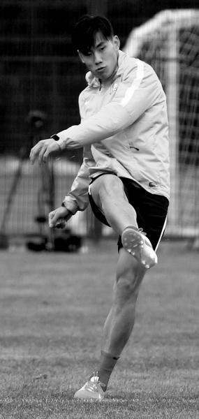 我的梦想是踢足球作文,我的梦想踢一场足球