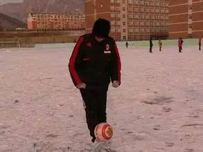 冬天游泳注意事项有什么,大热天踢球要注意什么