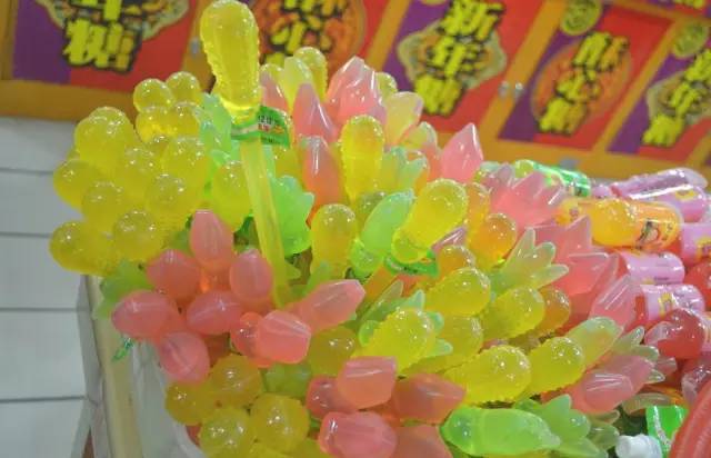 怎么背着父母偷吃零食,盘点你领着爸妈吃过的垃圾食品