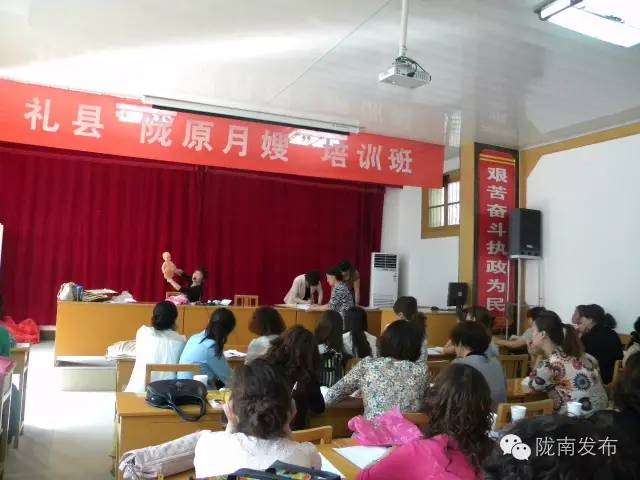 脱贫攻坚战上的巾帼担当,脱贫路上展现巾帼风采