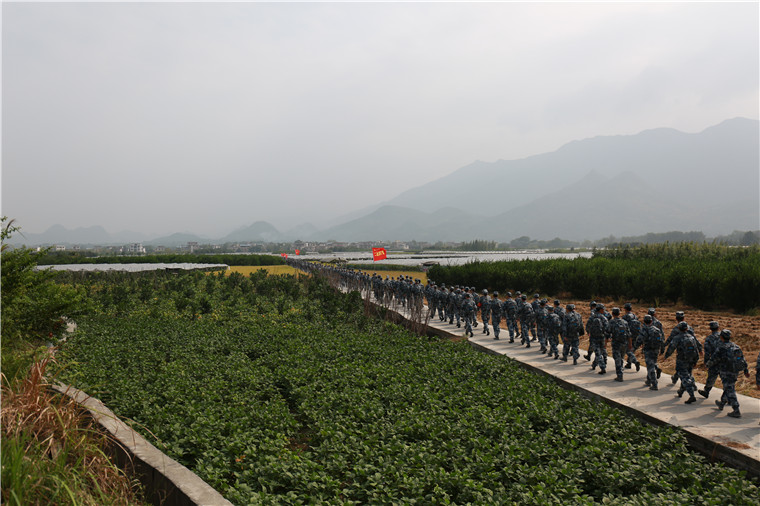 湘江战役简单讲解,湘江战役红军怎么突围