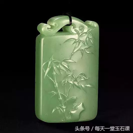 玉器手工雕刻和机器雕刻,机器雕刻玉器痕迹放大图