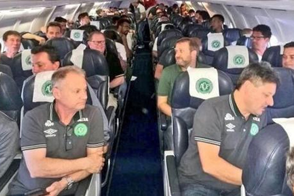 足球无关生死谁说的,足球无关生死却远高于生死