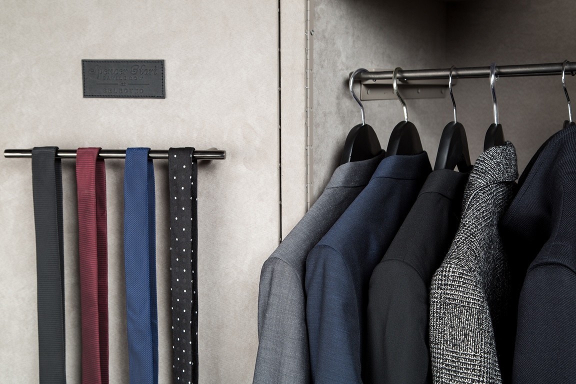 霓裳影｜还穿成衣？NoNoNo，西装还是定制的好