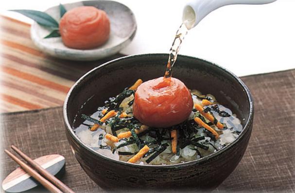 顶级日本茶泡饭,梅子茶泡饭和三文鱼茶泡饭