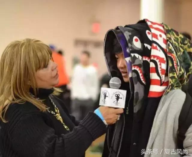 连帽卫衣今年很流行,长款连帽卫衣怎么穿才好看