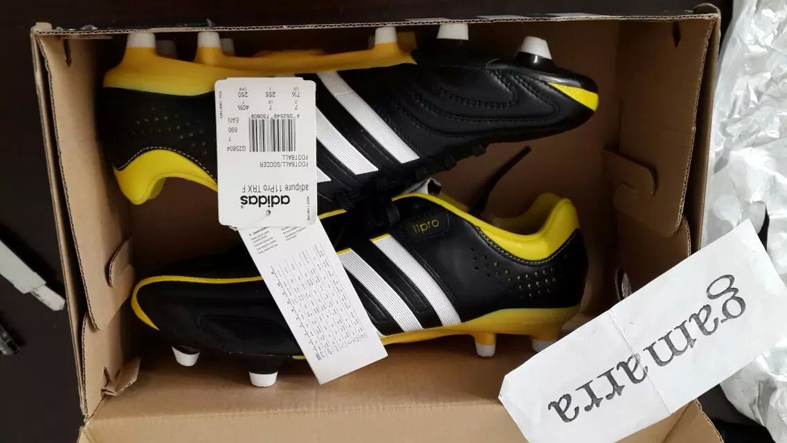 阿迪达斯足球球鞋测评,足球鞋选择nike还是阿迪达斯