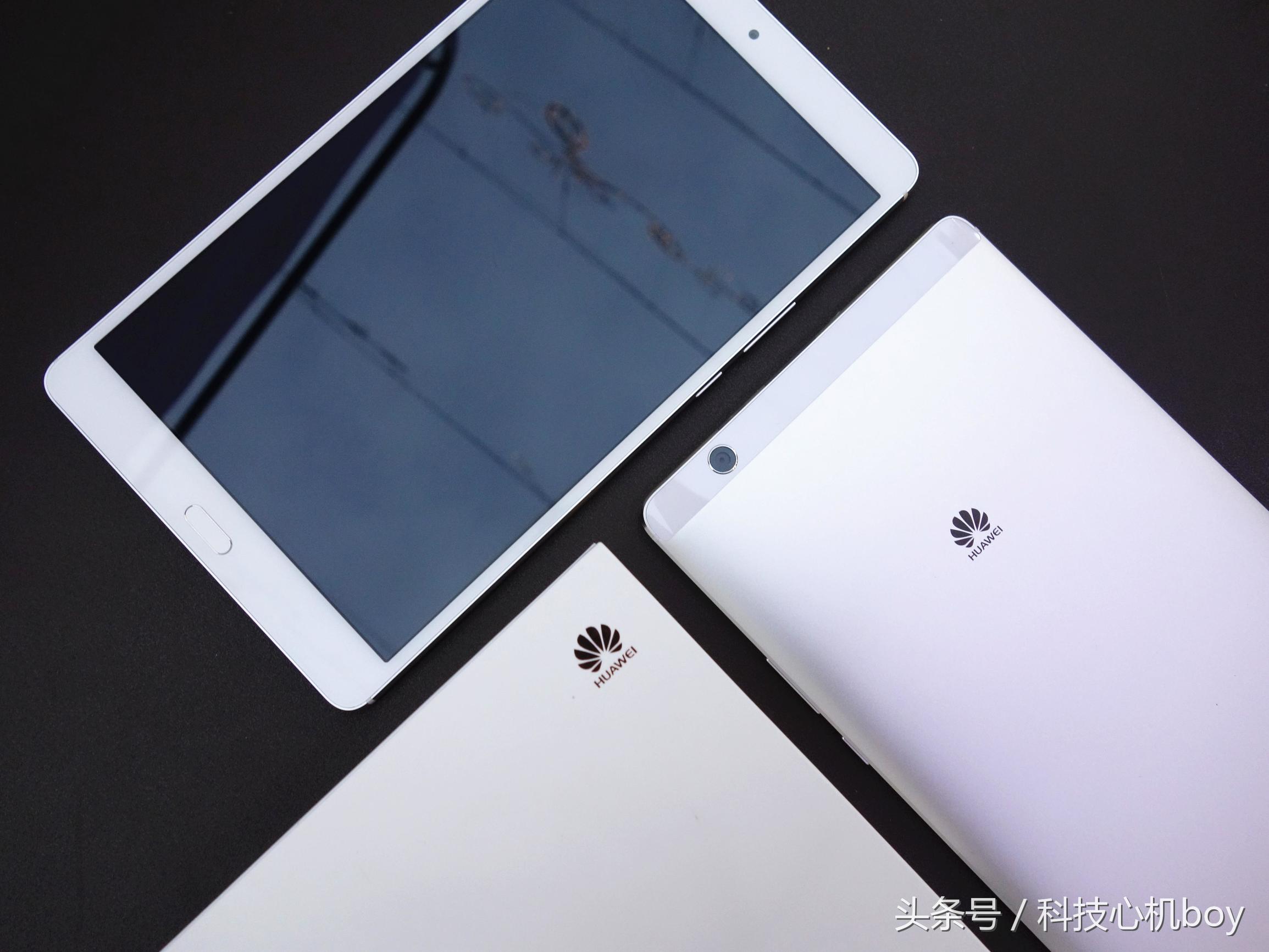 华为nova8pro和荣耀m3哪个好,华为mate40e和荣耀m3选哪个