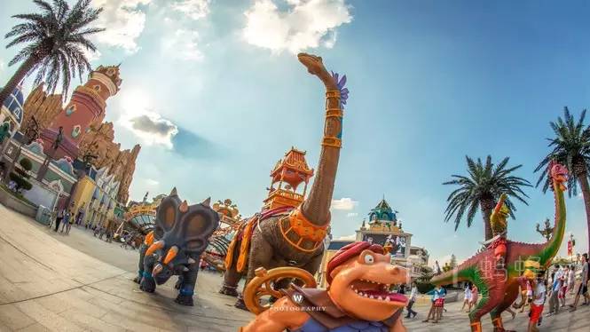 像孩子去游乐园一样开心,像个孩子去旅游