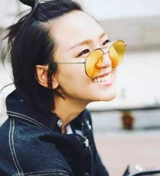 什么款式的太阳镜百搭好看又实用,十大必备女士太阳镜明星出门必备