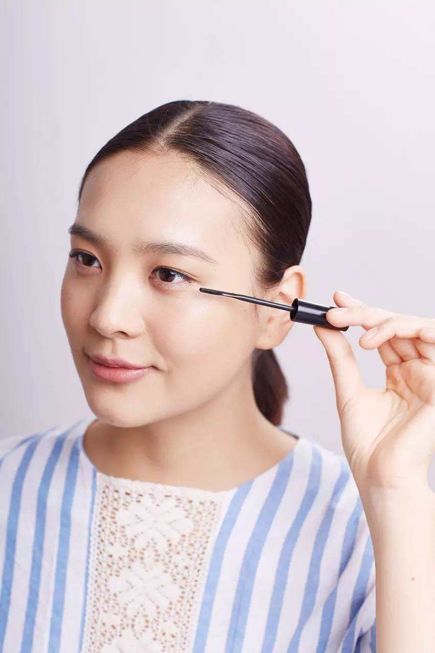 萧瑟冬日中的一抹生机,萧瑟冬季带给你无限温暖