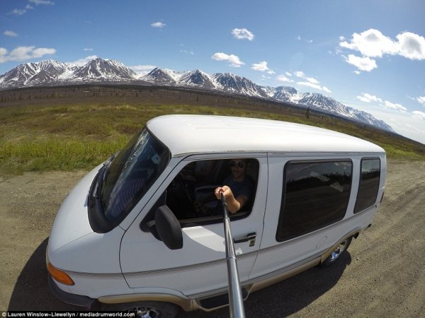 好好的日子不过,一边蜗居一边游遍全世界