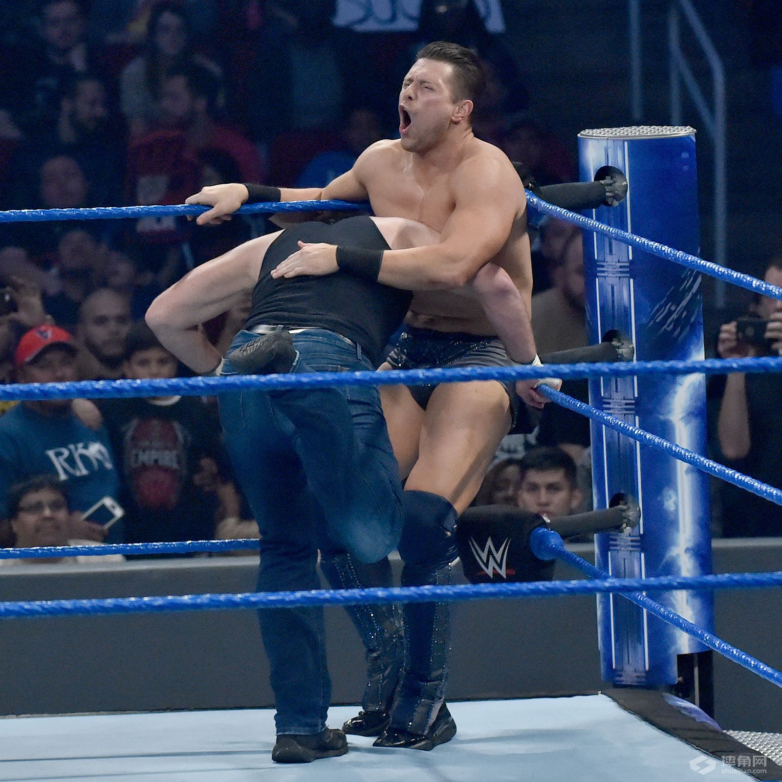 WWE驸马爷风云决战RVD！凯恩抛摔毕雪夫获全场欢呼！