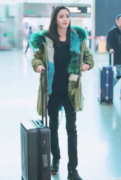 冬天女明星穿那么少怎么不感冒,天气冷怎么穿才暖和呢女生