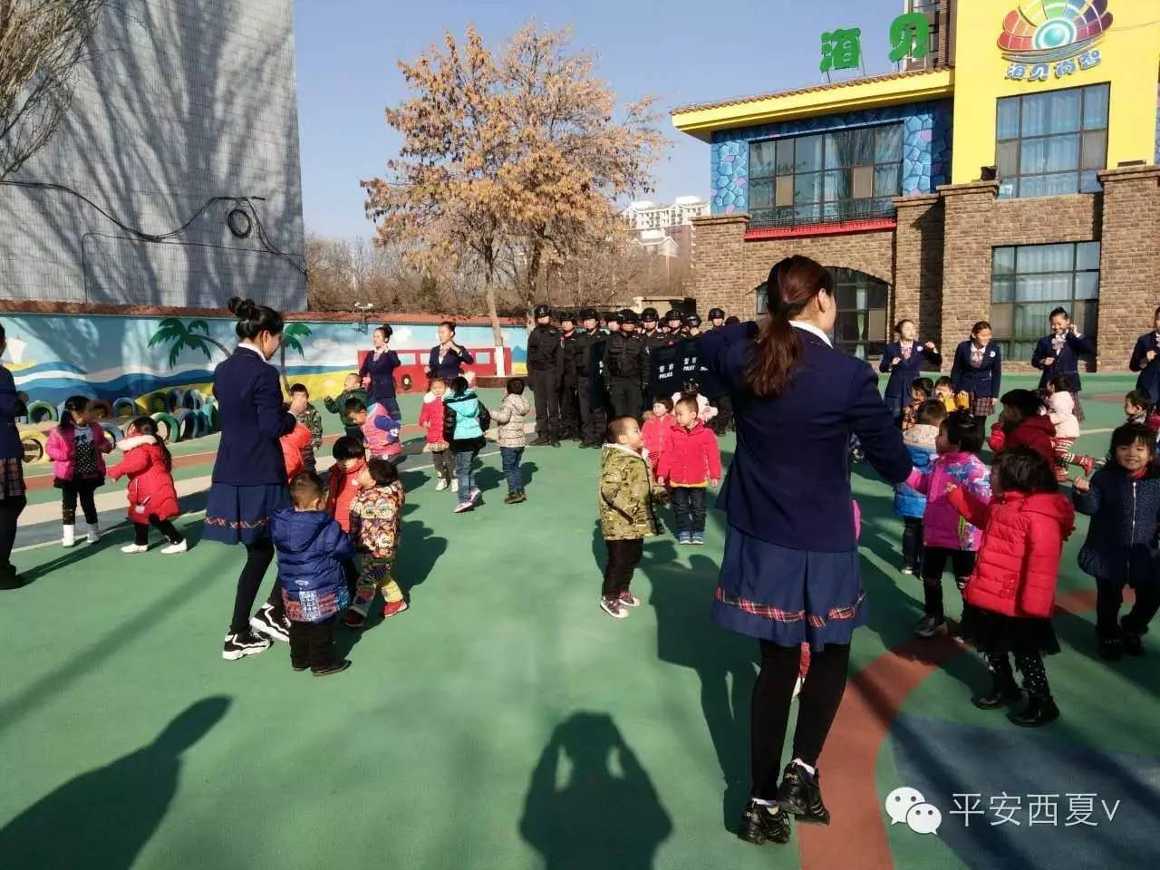 头条丨PTU的蜀黍们受邀来到海贝尚智幼儿园，对小朋友进行爱国主义教育！