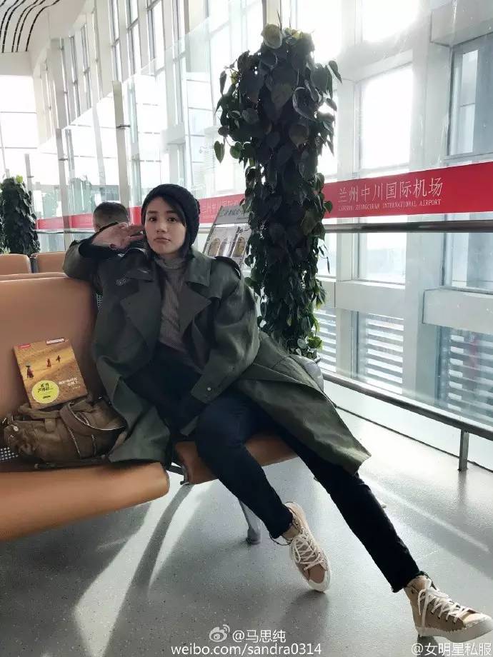 冬天女明星穿那么少怎么不感冒,天气冷怎么穿才暖和呢女生