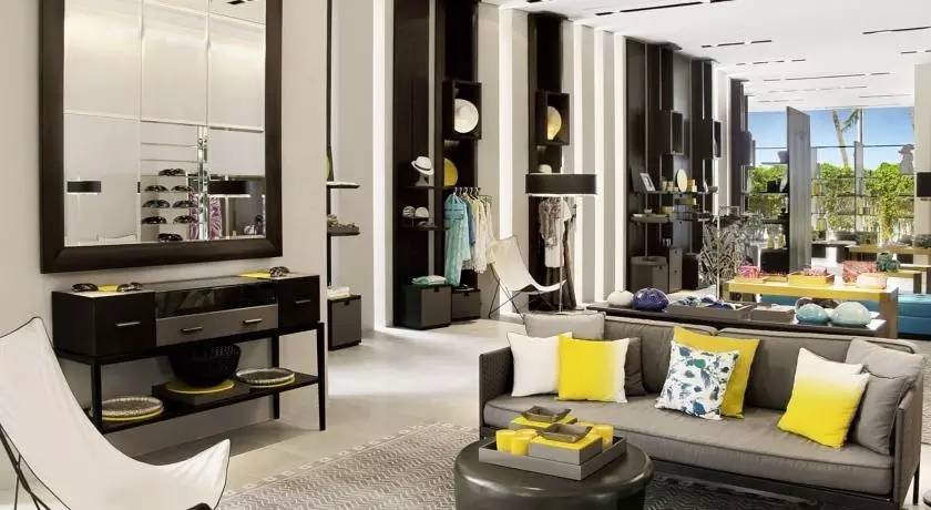 「设计师俱乐部」随意用350美元的碟子盛载食物，披上3500美元浴袍的奢华酒店，你感受过了吗？