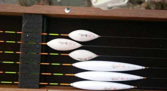 钓鱼人太牛！大风大雨中垂钓也能迎来鲤鲫大丰收