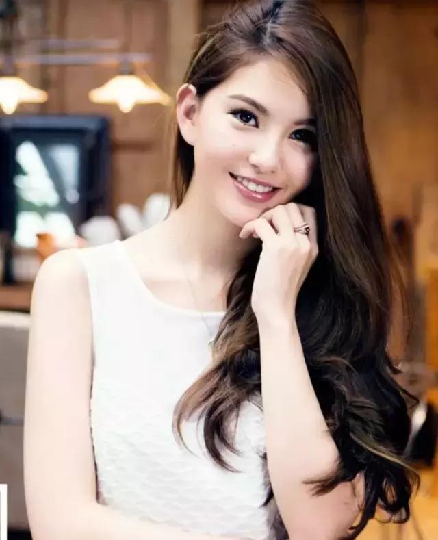 她就是个93年的小太妹，凭什么能成为天王嫂？