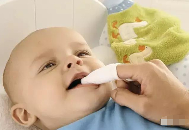 新手妈妈喂奶的五大禁忌,新妈必看给宝宝喂奶的7大误区