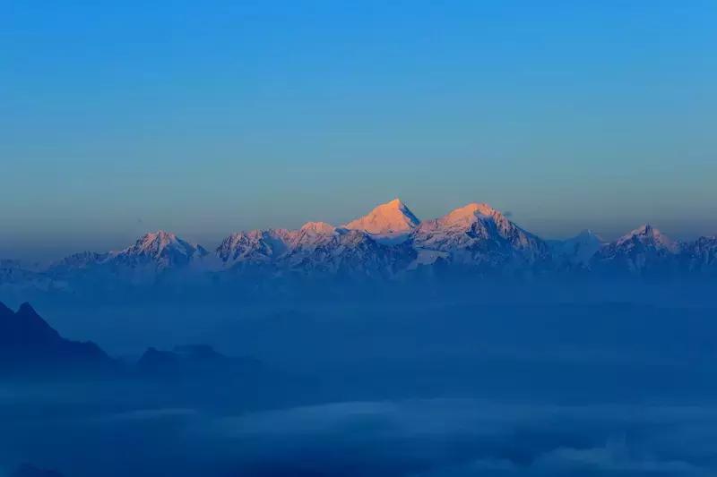 牛背山看的是什么雪山,牛背山上众多雪山示意图