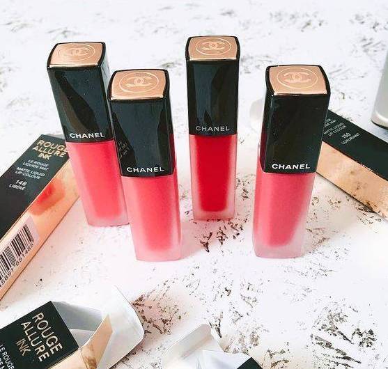 口红试色rubywoo限量款,口红试色intoyou正红