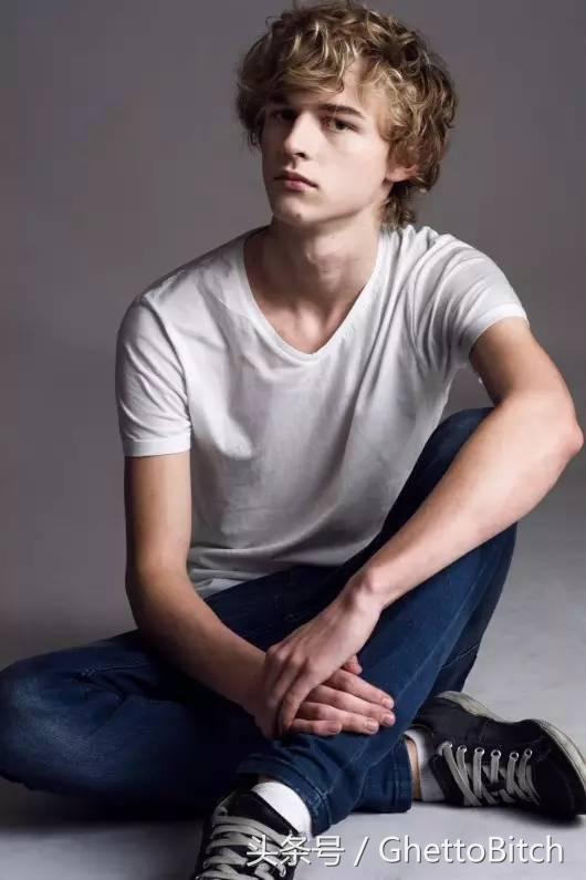 前一百只有两个肌肉男模，2017春夏时装周男模排行榜