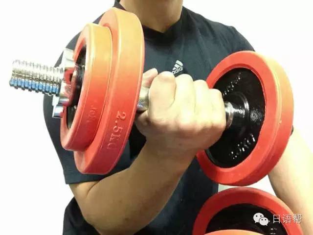 运动装备的中日英三语词汇:跑步机是ランニングマシン么?