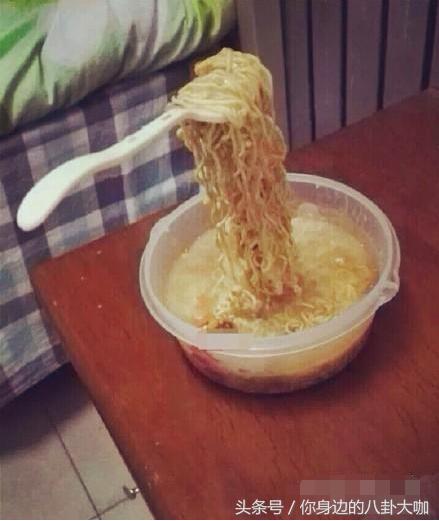 我们老板就爱抽这烟，160元一包一天基本两包