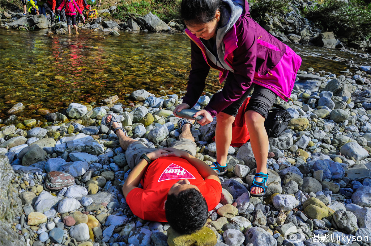侠之梦受邀参与恩施坪坝营线路测试，冬季溯溪，冰冷刺骨，第一天
