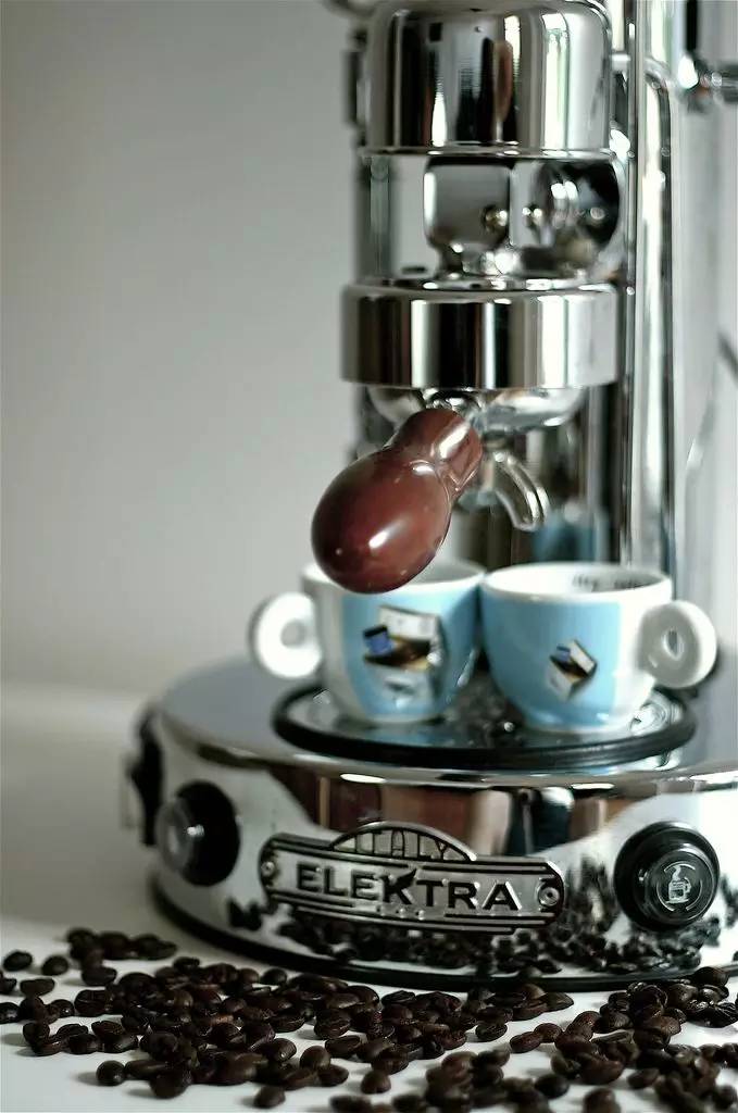 花式咖啡奶泡太浓怎么拉花,花式咖啡拉花用什么奶