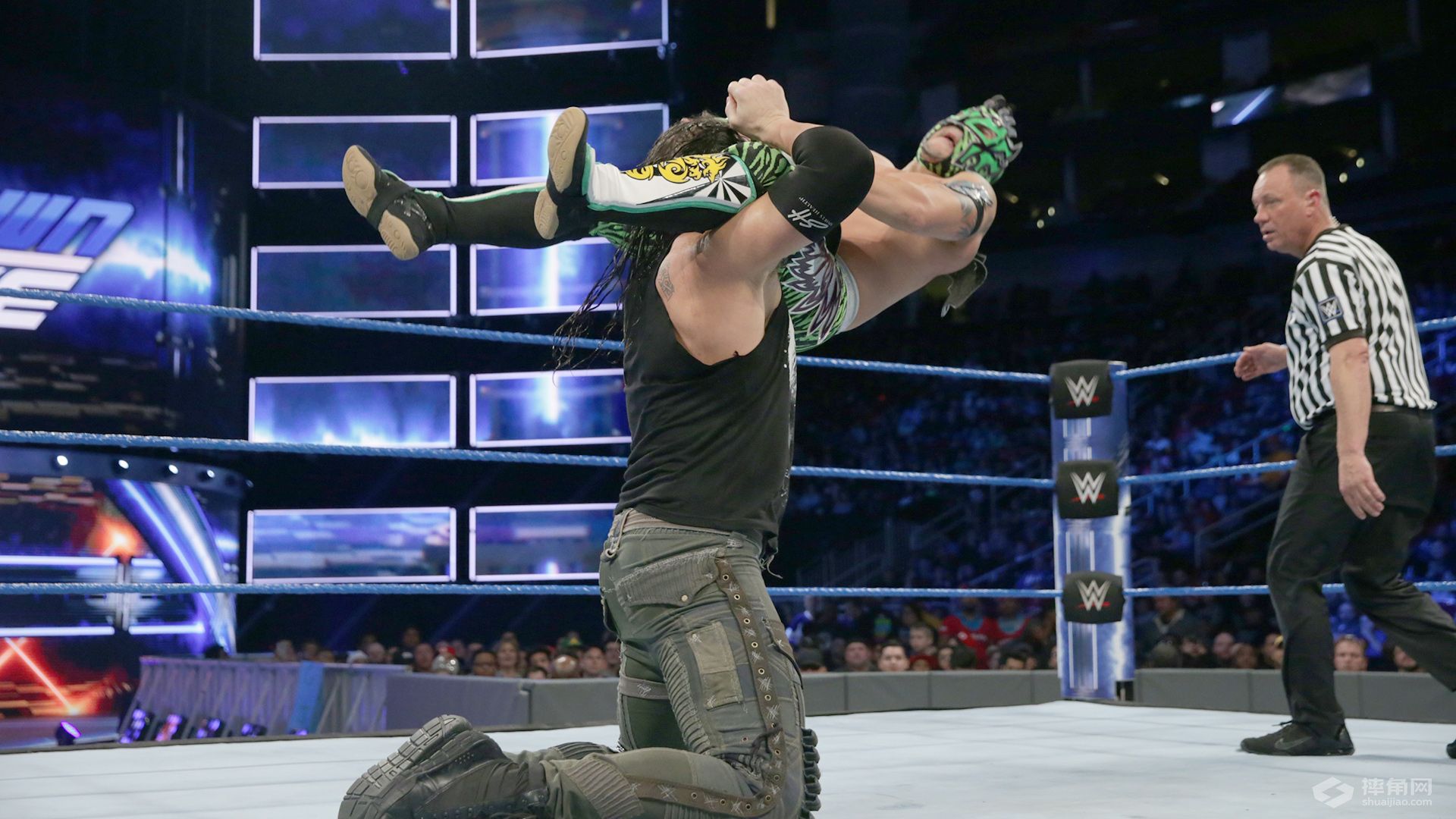 WWE驸马爷风云决战RVD！凯恩抛摔毕雪夫获全场欢呼！