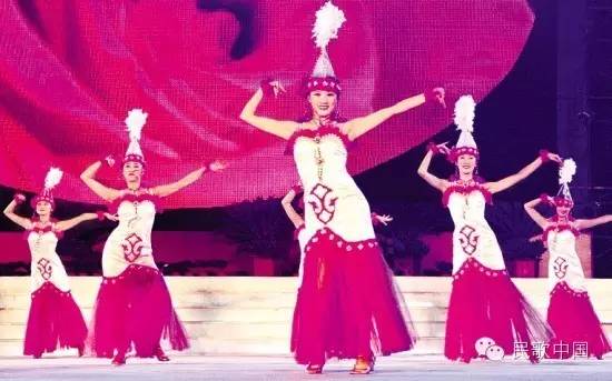 西部民歌推荐王洛宾,西部歌王王洛宾改编的歌曲有哪些