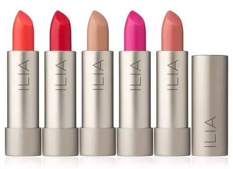 一年服下那么多唇膏,老板麻烦给我来根能吃的!