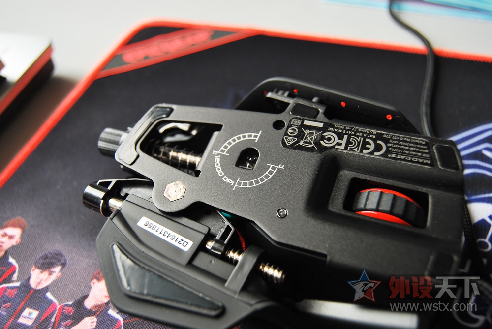 「烧友评测」理工男的玩具——美加狮MadCatzR.A.T.8鼠标评测