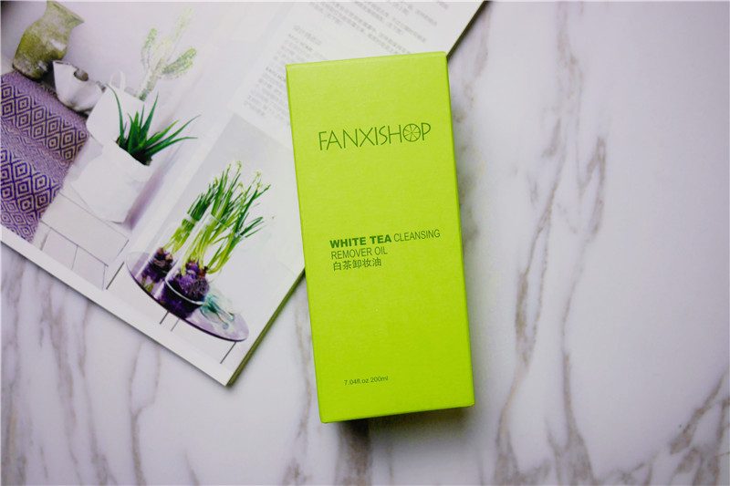 凡茜卸妆油和梦妆卸妆油哪个好,凡茜卸妆油干皮