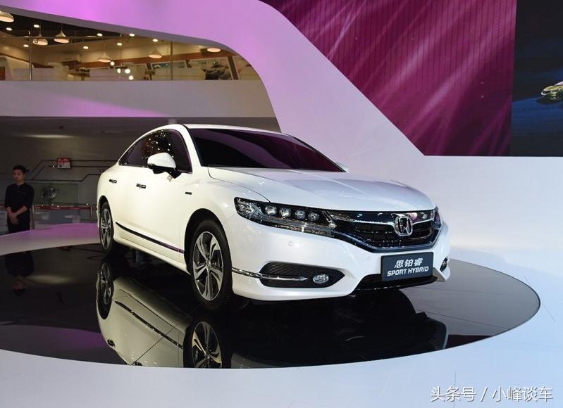 年轻的标志是什么,本田思铂睿2009款对比锐志