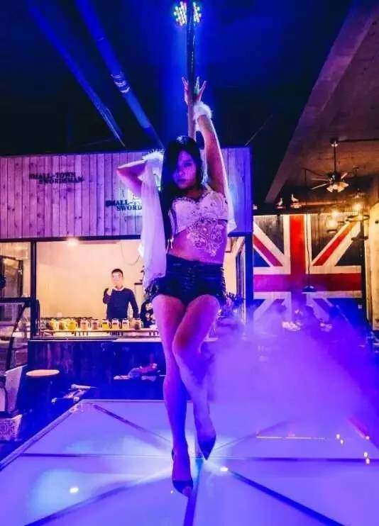 铁板鸭肠10元40串串,鸭肠1块钱