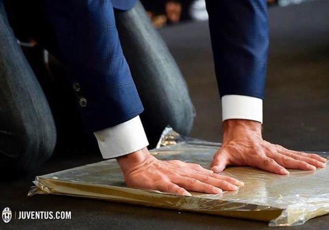 42岁布冯重回尤文图斯,布冯几次世界杯