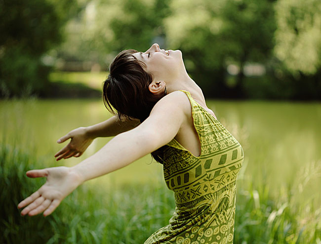 更年期怎么保养自己，犹如不老女神赵雅芝不老男神钟汉良