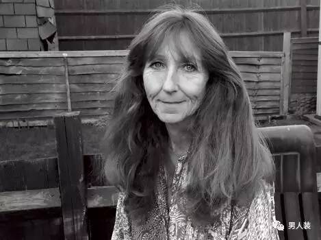 她体内有12种人格，每个人格都是绘画天才