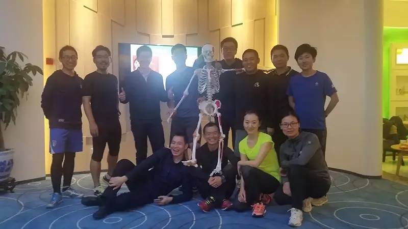 足底筋膜炎康复训练,脚筋膜炎运动康复训练