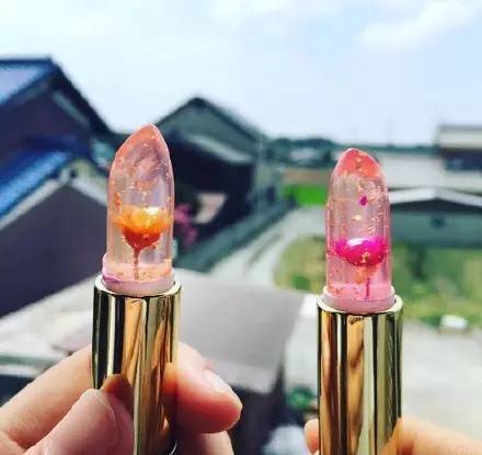 当大家还在购买洋货时，日本女生却爱上了这支来自中国的口红