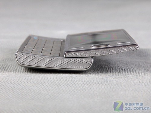 一年等待竟没进步？索尼爱立信X2评测