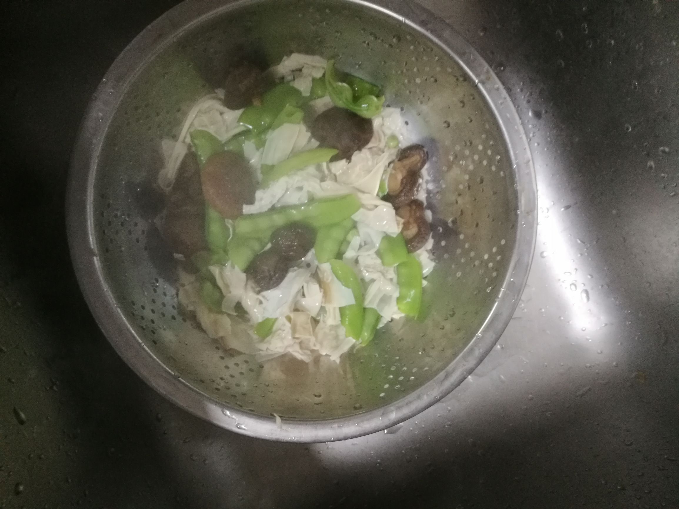 正宗香菇肉酱面,粉丝香菇包子的做法视频