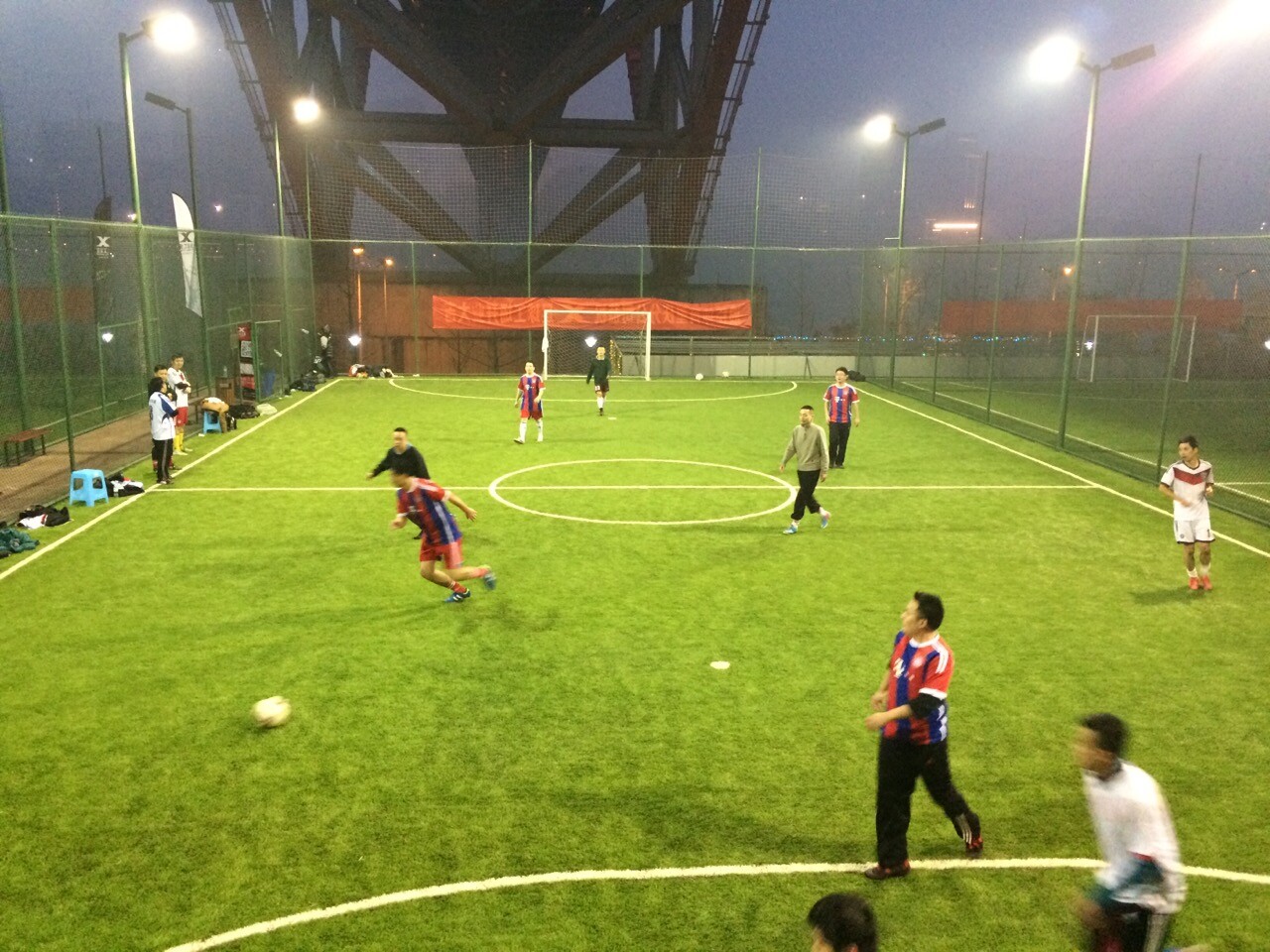 教你五步踢好球,五个足球技巧