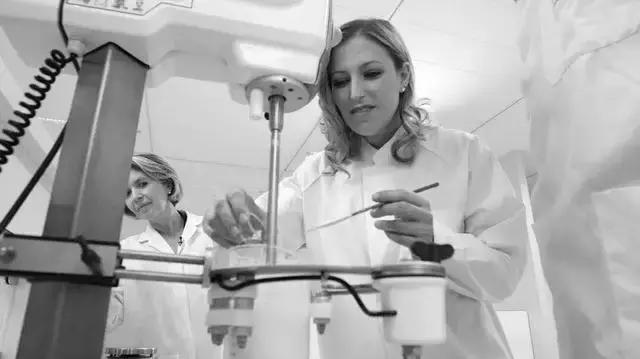 假化妆品怎么鉴定,怎样鉴别真假高仿化妆品